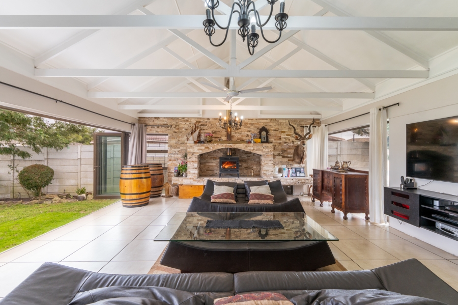 4 Bedroom Property for Sale in Rouxville Western Cape